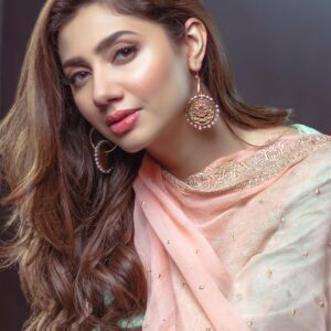 Read more about the article About Mahira Khan, the Pakistani Actress